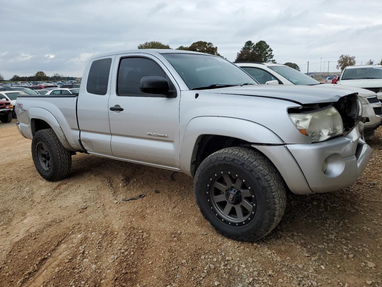 2010 Toyota Tacoma - Image 4