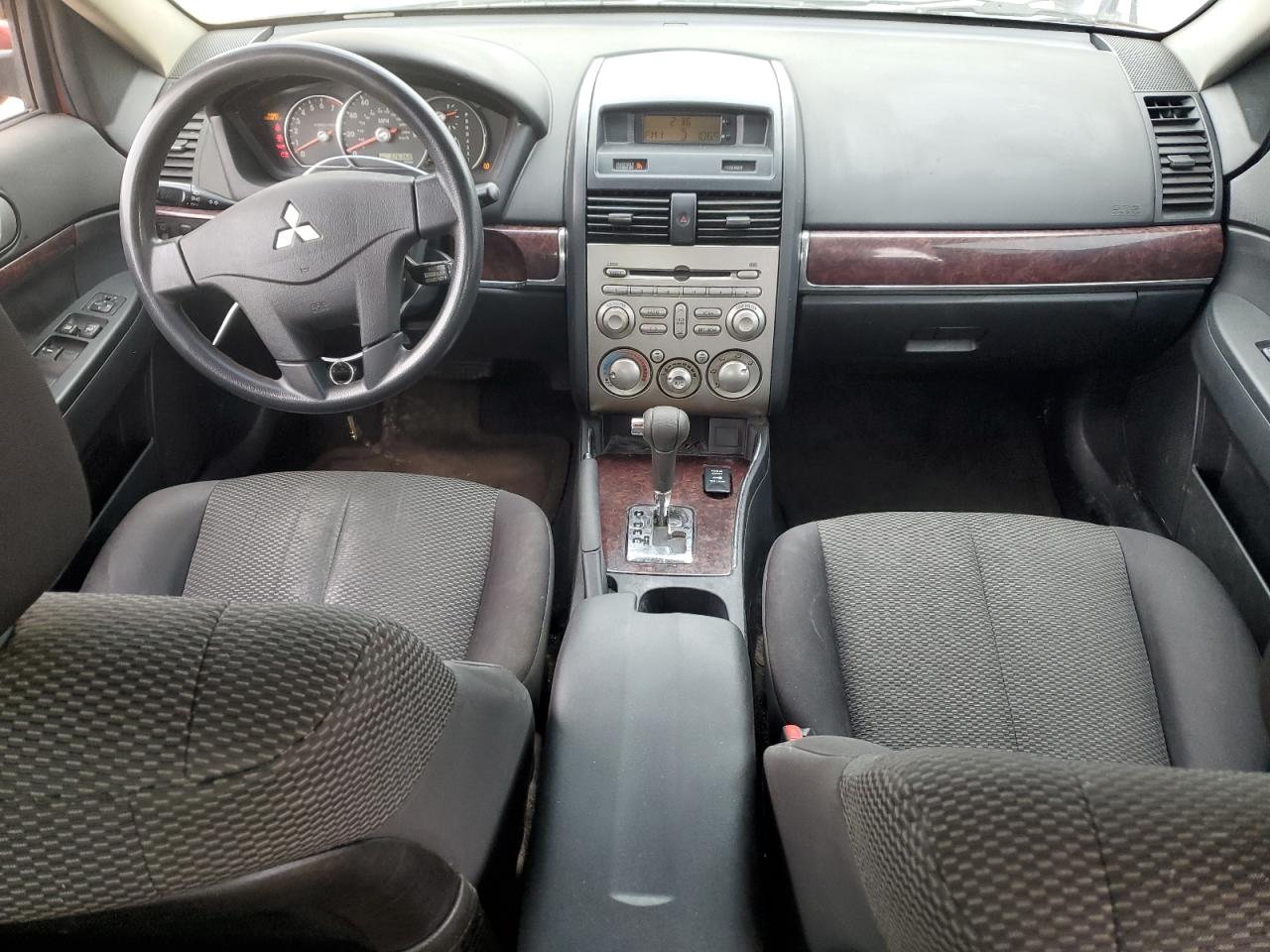 2012 Mitsubishi Galant - Image 8