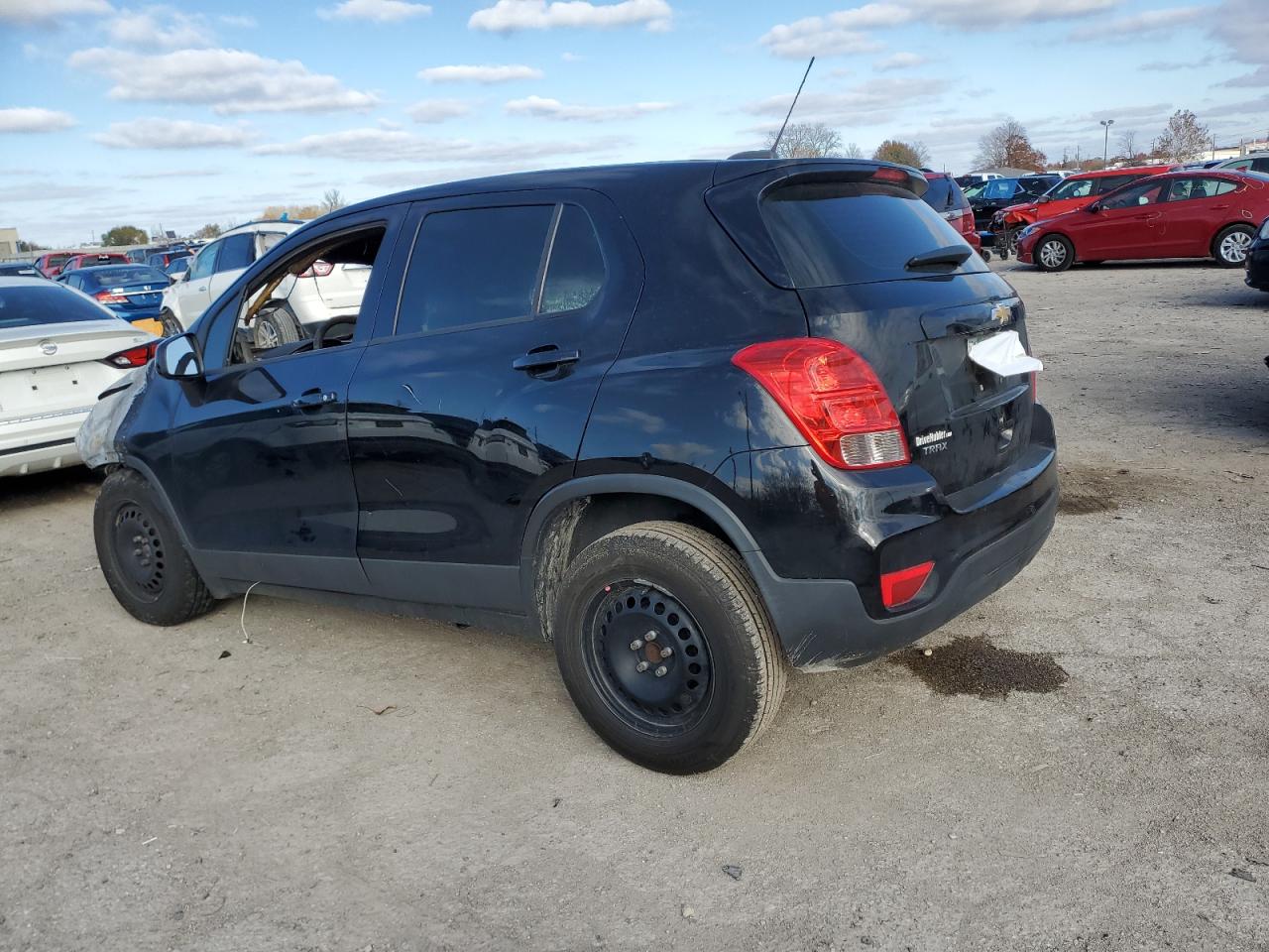 2017 Chevrolet Trax - Image 2