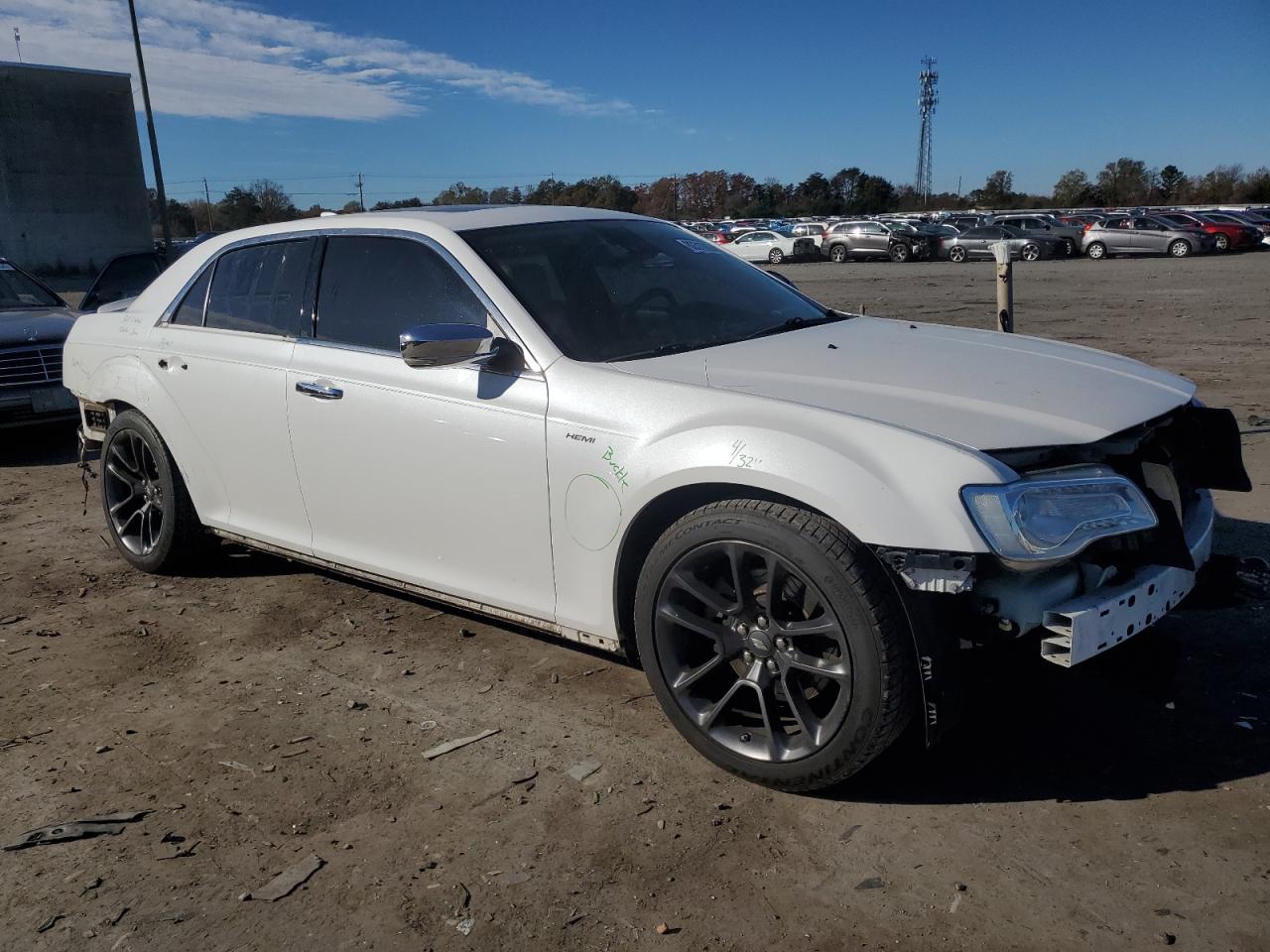 VIN 2C3CCAET9FH922210 2015 CHRYSLER 300 no.4