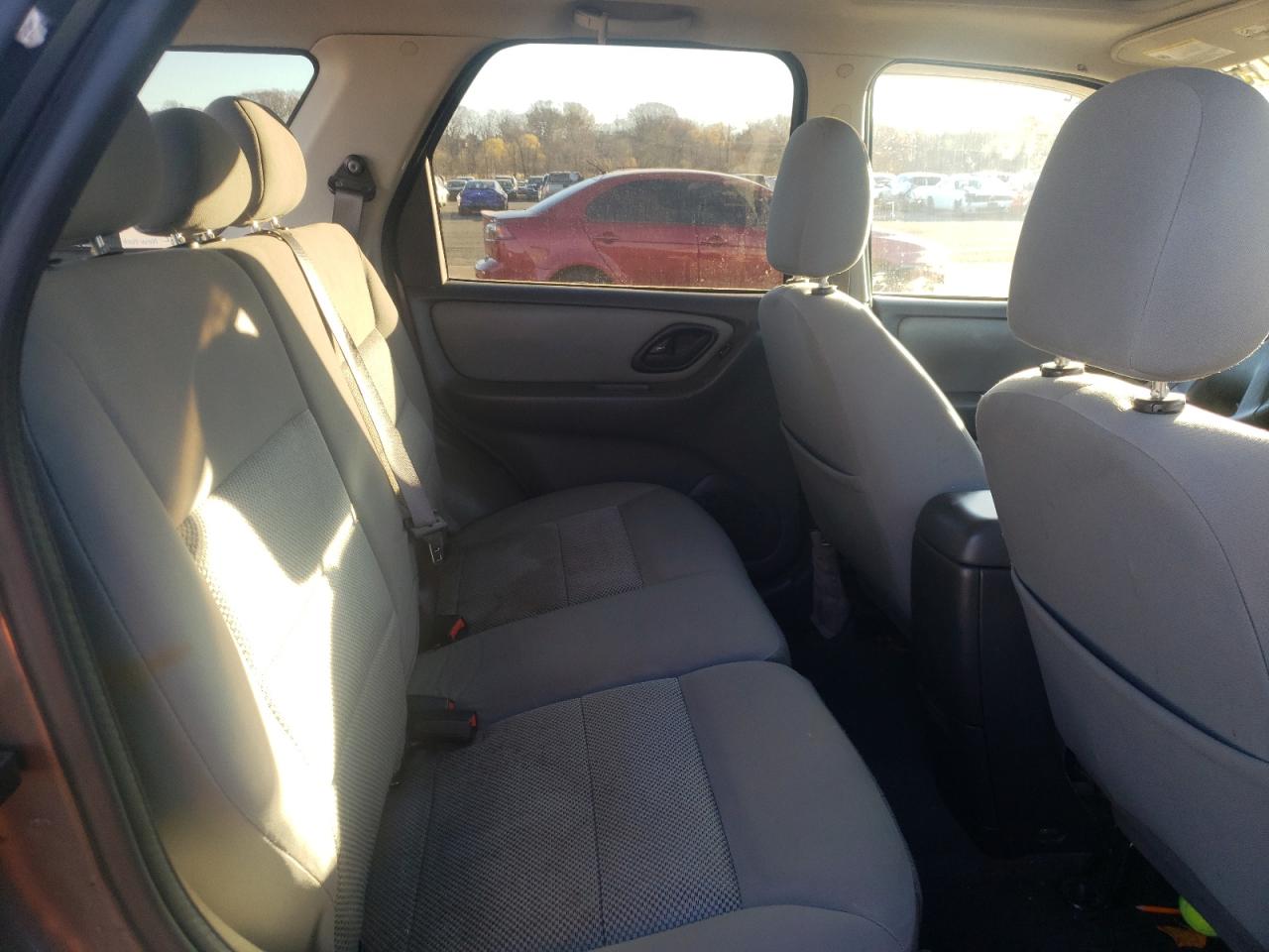 2006 Ford Escape - Image 12