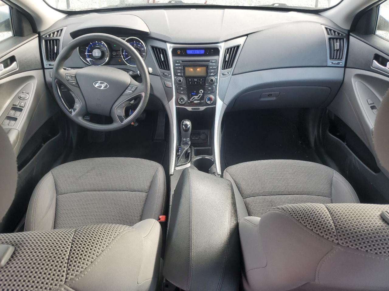 2012 Hyundai Sonata - Image 8