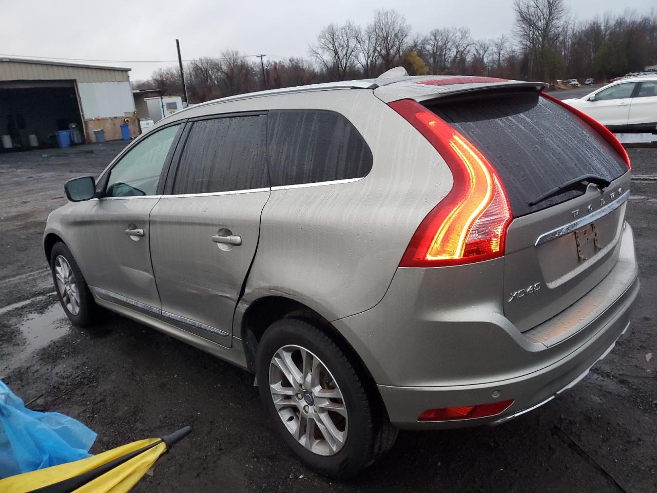 VIN YV440MDK6F2723740 2015 VOLVO XC60 no.2