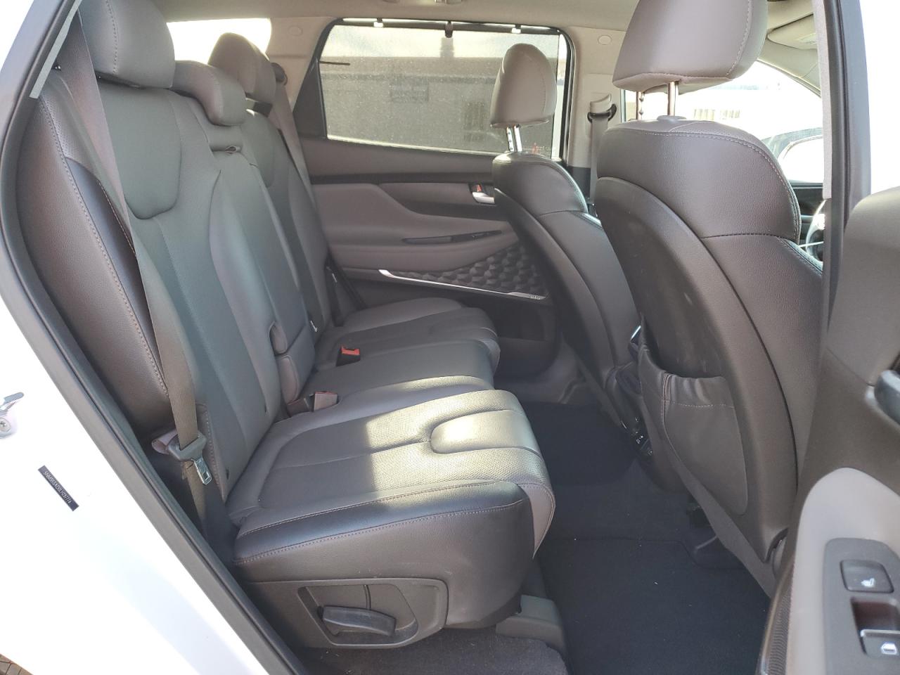 2020 Hyundai Santa Fe - Image 11