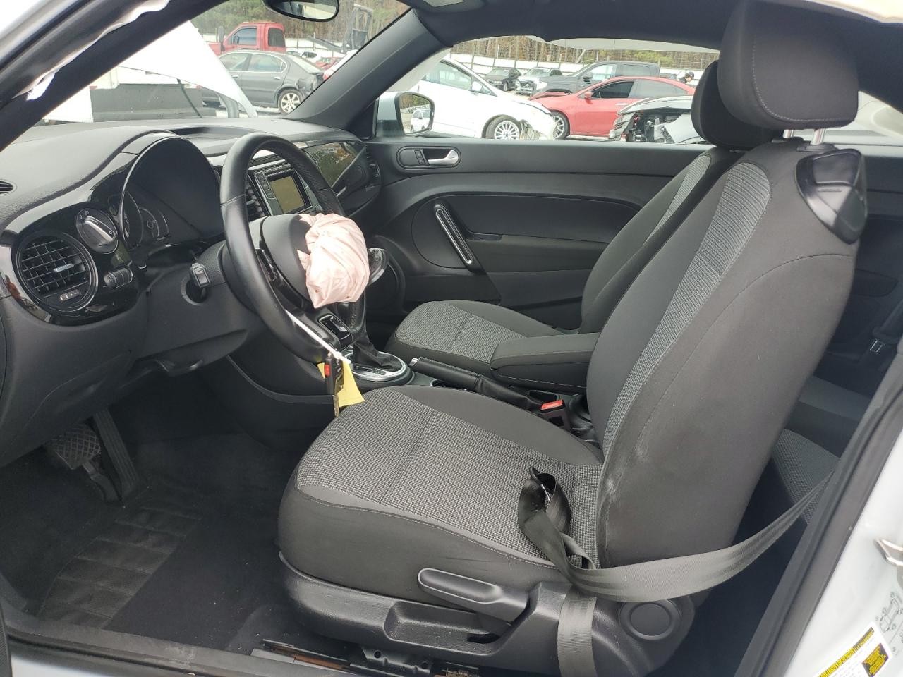 2019 Volkswagen Beetle - Image 7