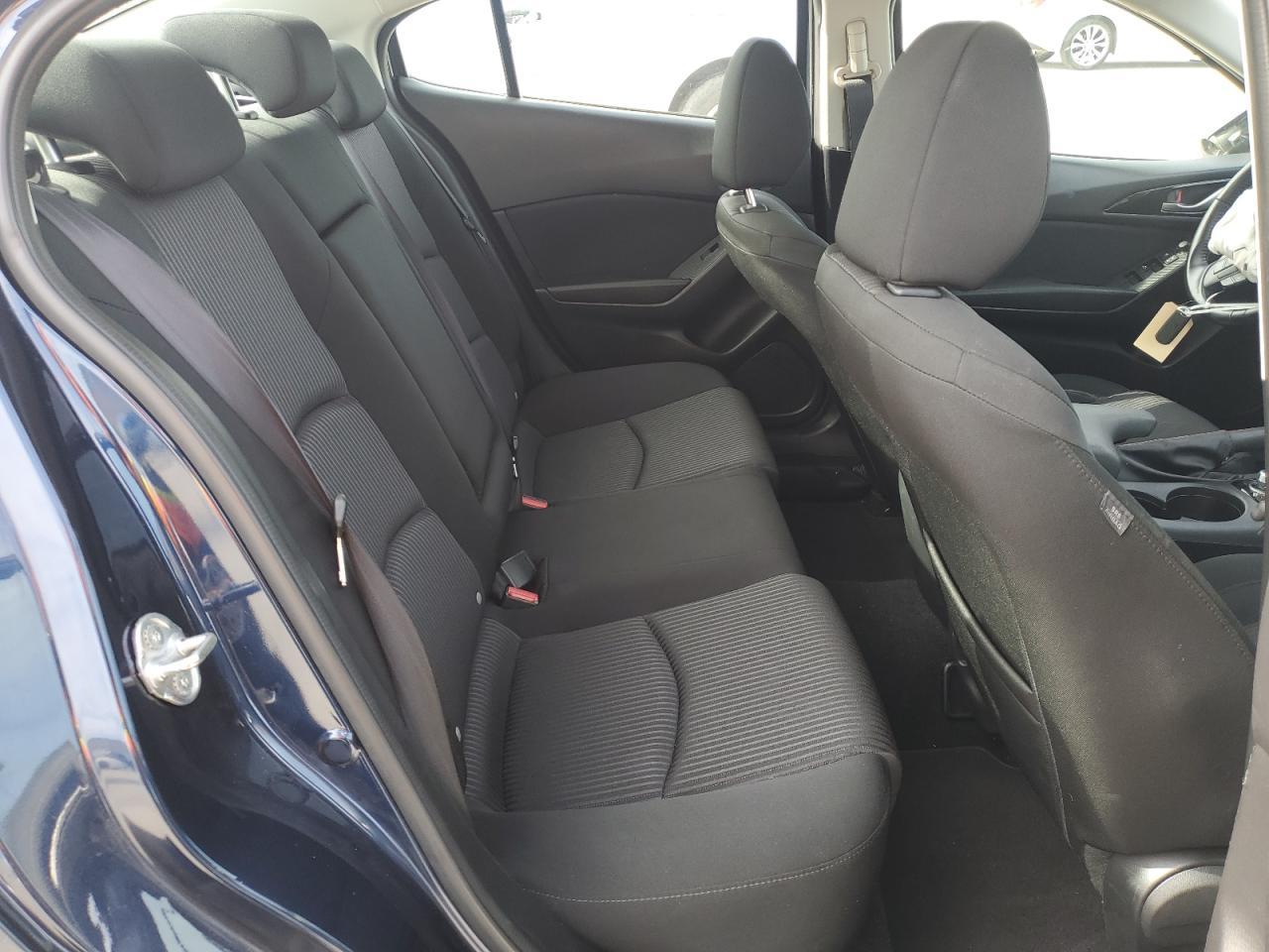 2015 Mazda 3 - Image 10