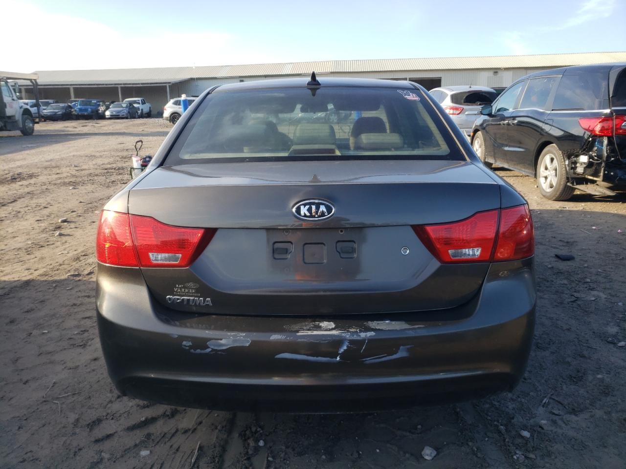 2010 Kia Optima - Image 6