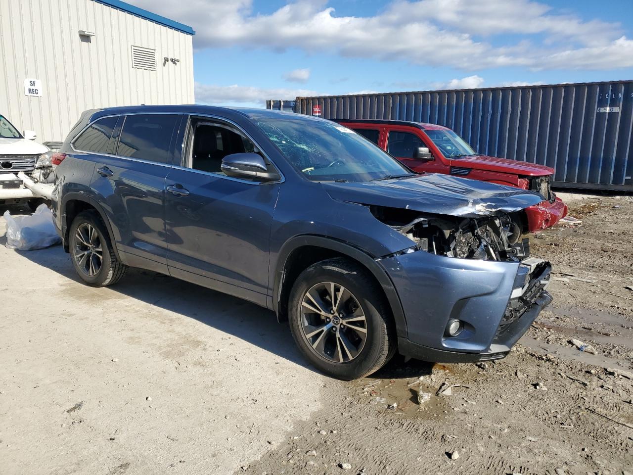 VIN 5TDBZRFH8HS368323 2017 TOYOTA HIGHLANDER no.4