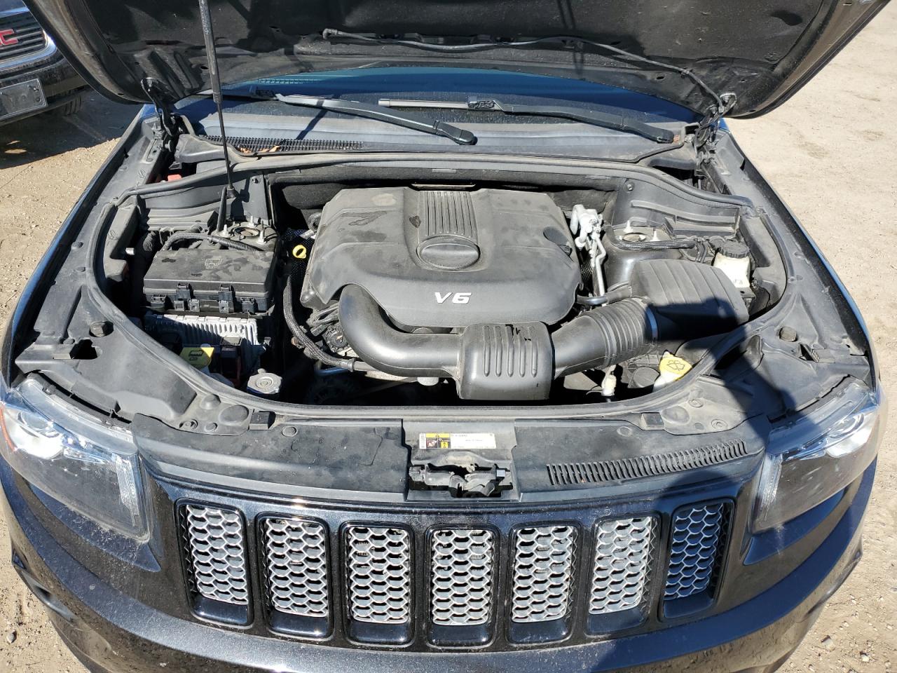 2015 Jeep Grand Cherokee - Image 12