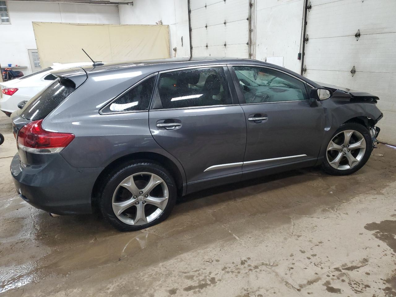 2013 Toyota Venza - Image 3