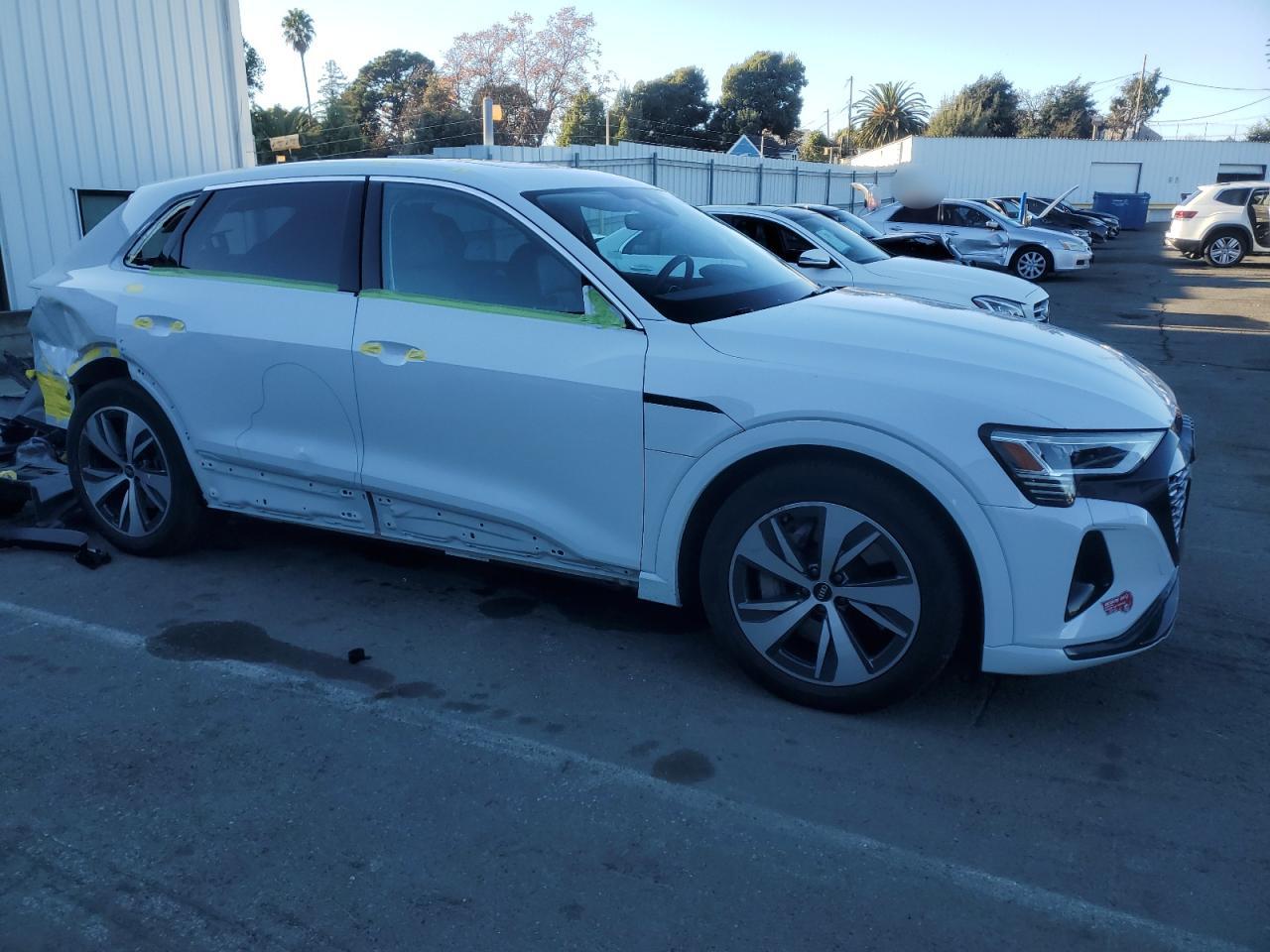 VIN WA14AAGE5RB015871 2024 AUDI Q8 E-TRON no.4