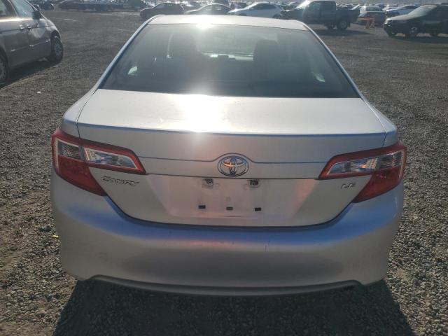  TOYOTA CAMRY 2012 Srebrny