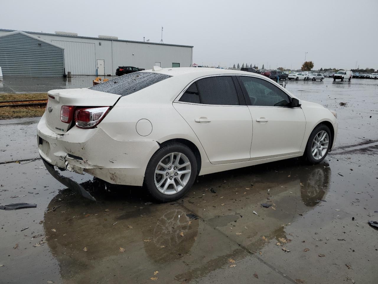 VIN 1G11F5RR4DF112443 2013 CHEVROLET MALIBU no.3