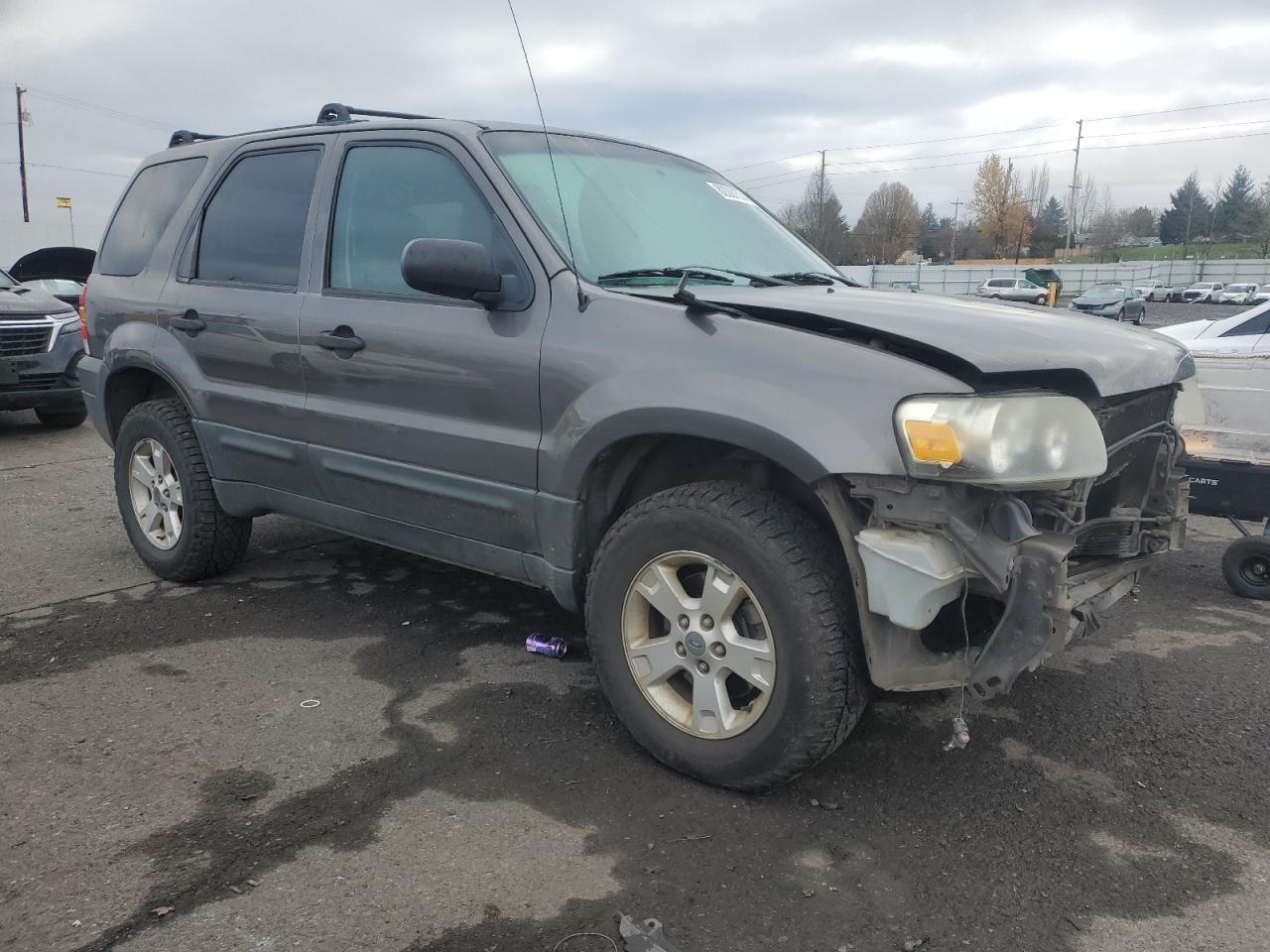2005 Ford Escape - Image 4