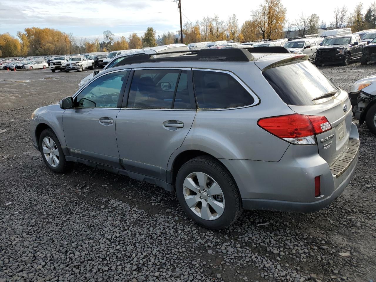 2010 Subaru Outback - Image 2