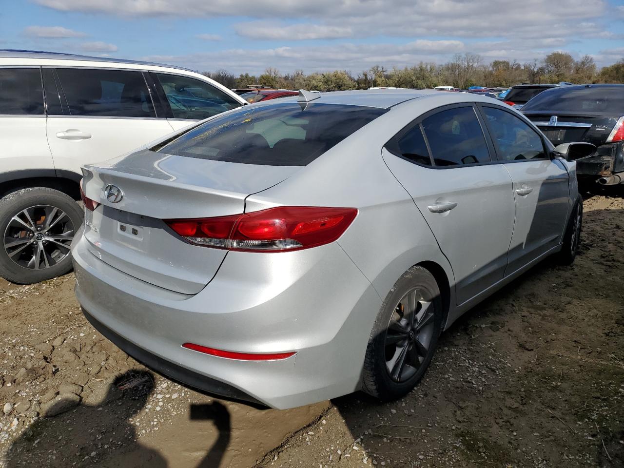 2018 Hyundai Elantra - Image 3