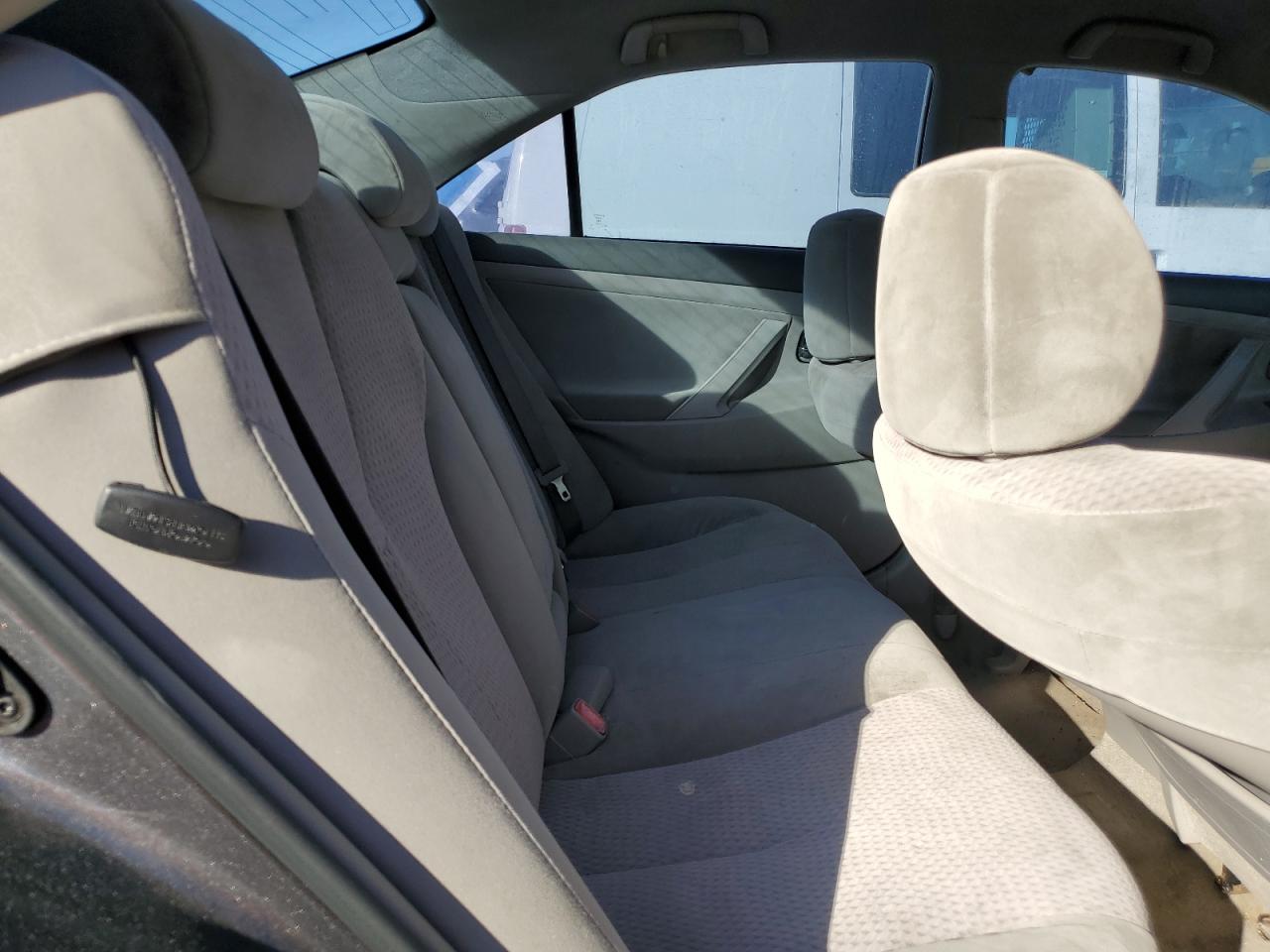 2011 Toyota Camry - Image 10