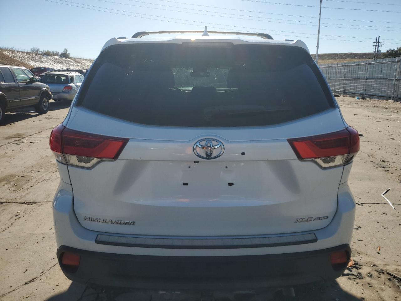 VIN 5TDJZRFH5HS363429 2017 TOYOTA HIGHLANDER no.6