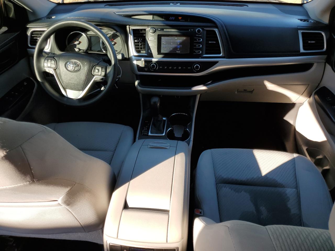 2015 Toyota Highlander - Image 8