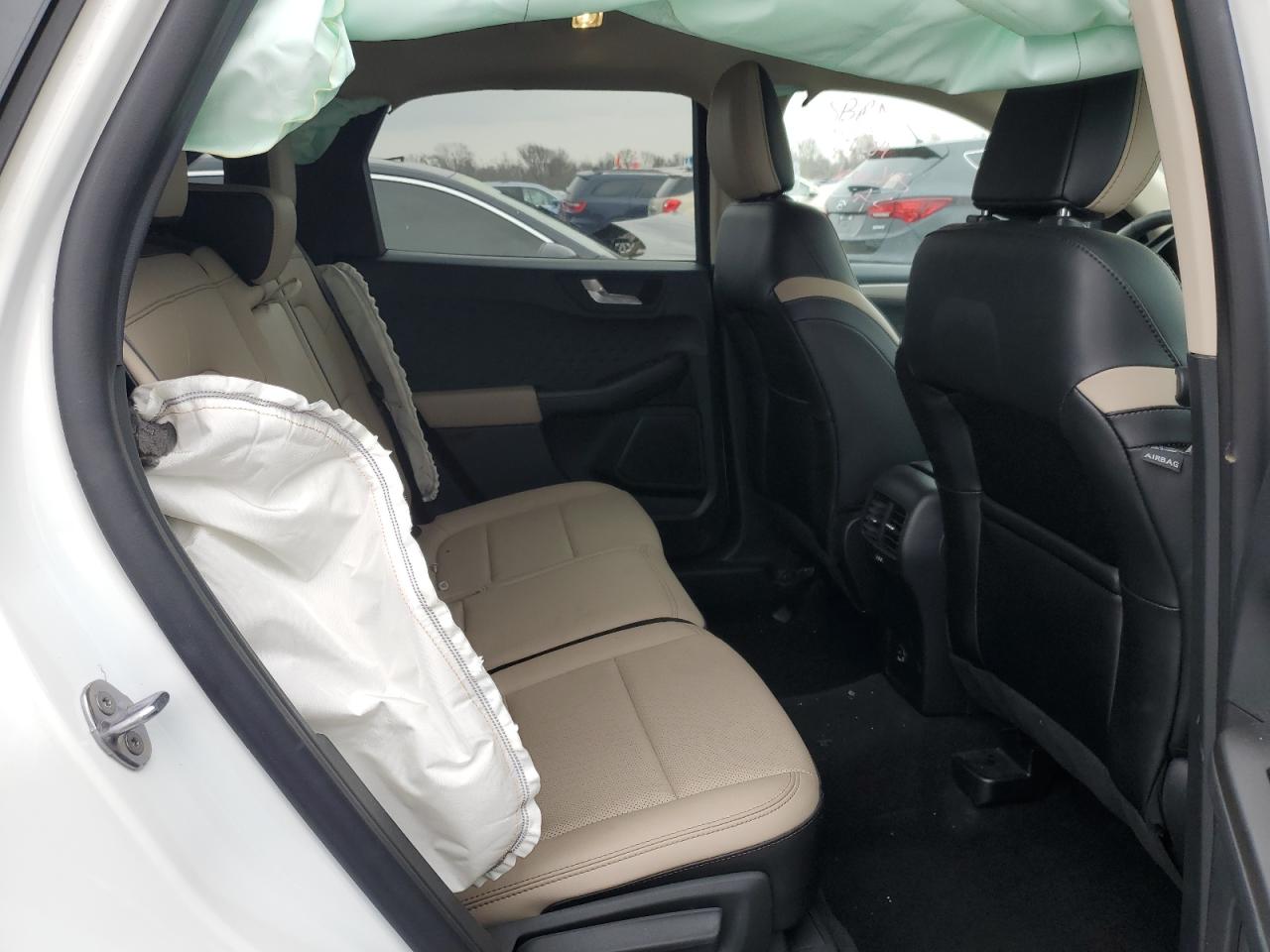 2020 Ford Escape - Image 11