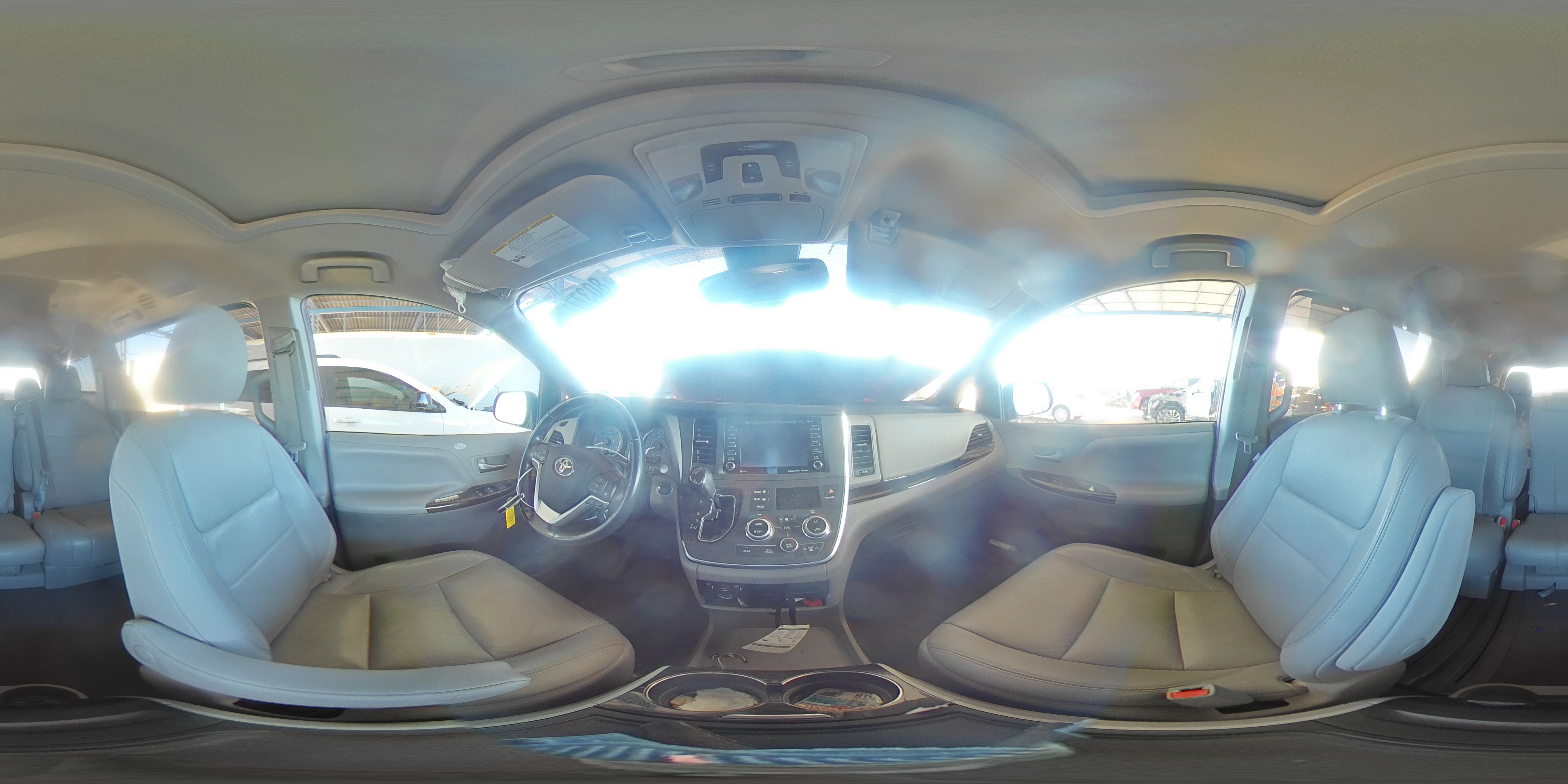 2018 Toyota Sienna - Image 14