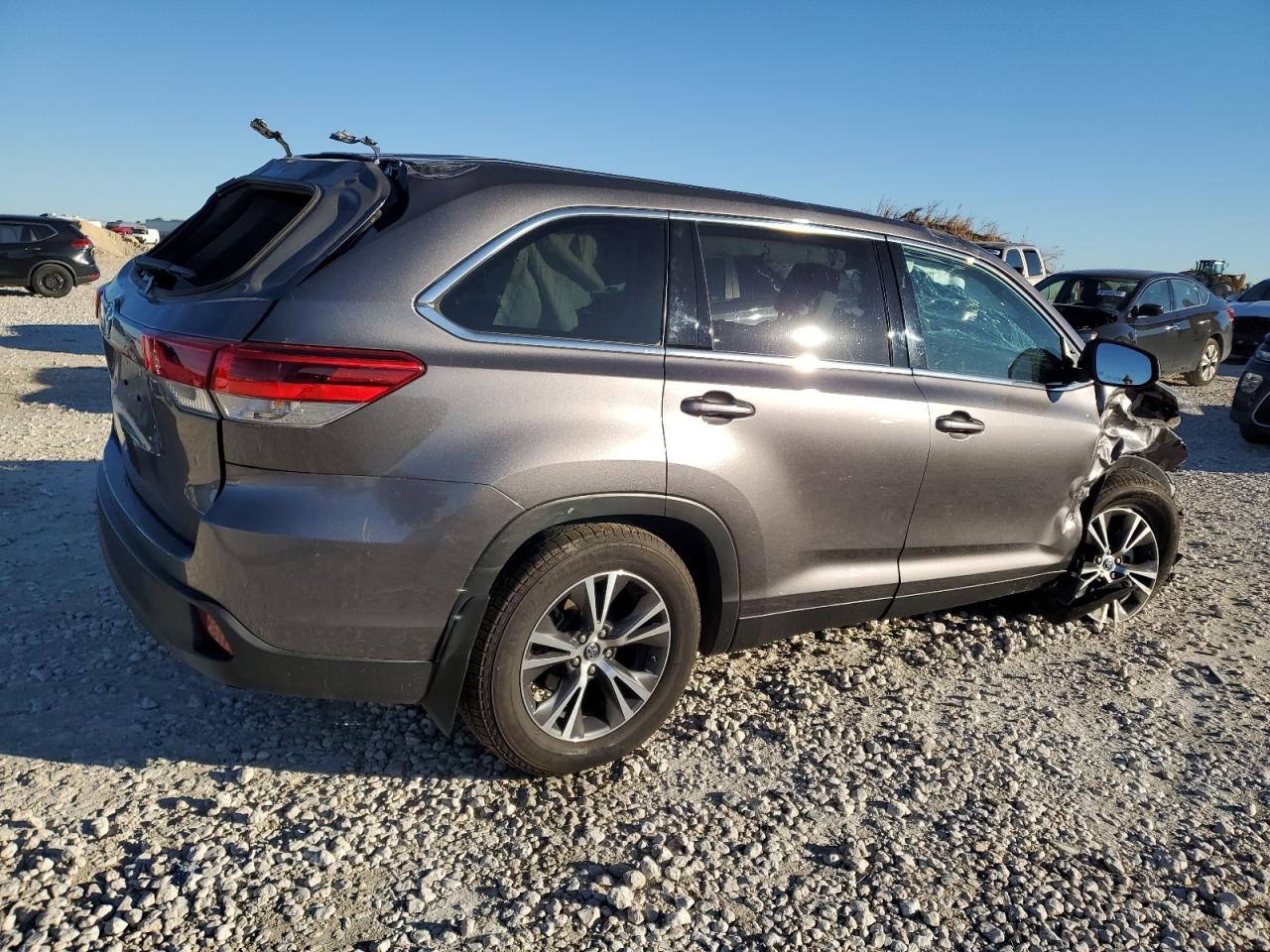 2019 Toyota Highlander - Image 3