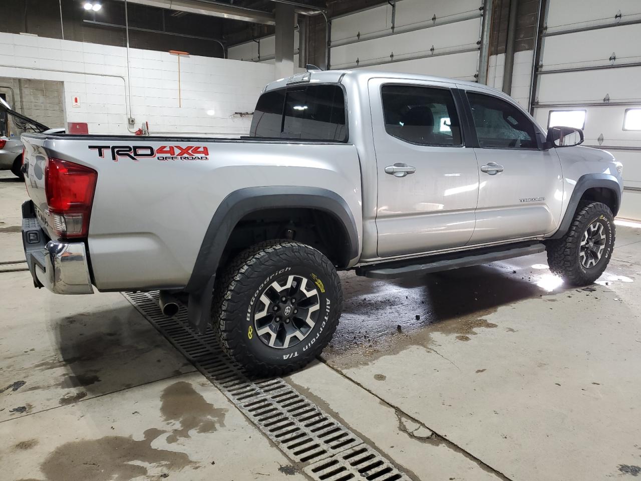 2017 Toyota Tacoma - Image 3