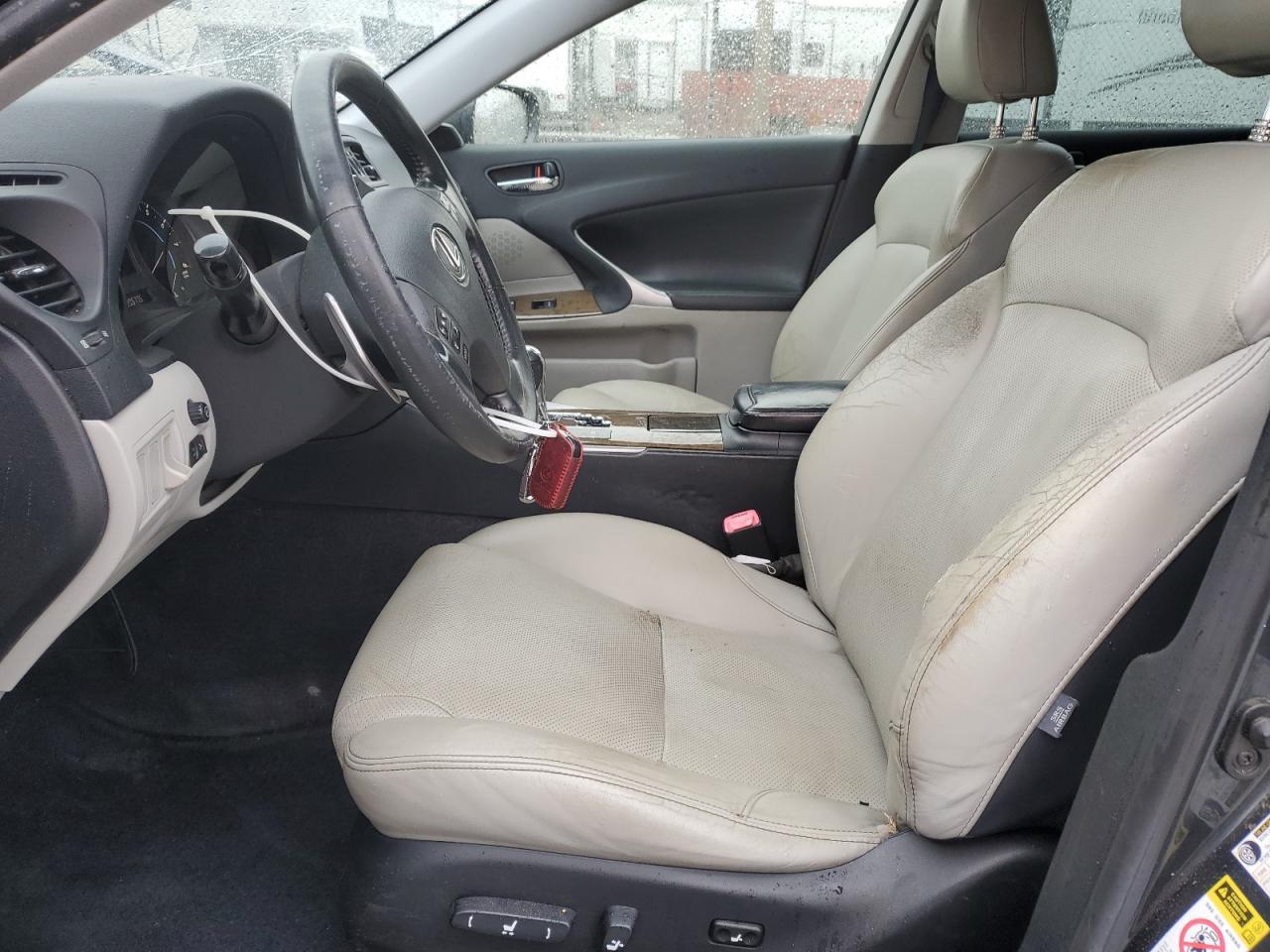 2010 Lexus IS - Image 7
