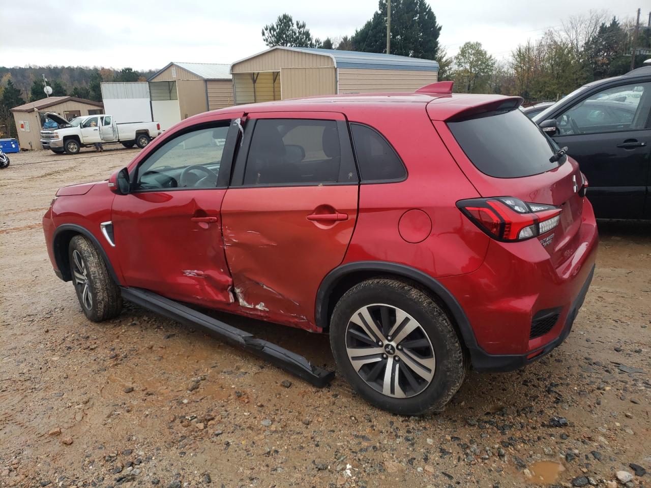 2021 Mitsubishi Outlander - Image 2