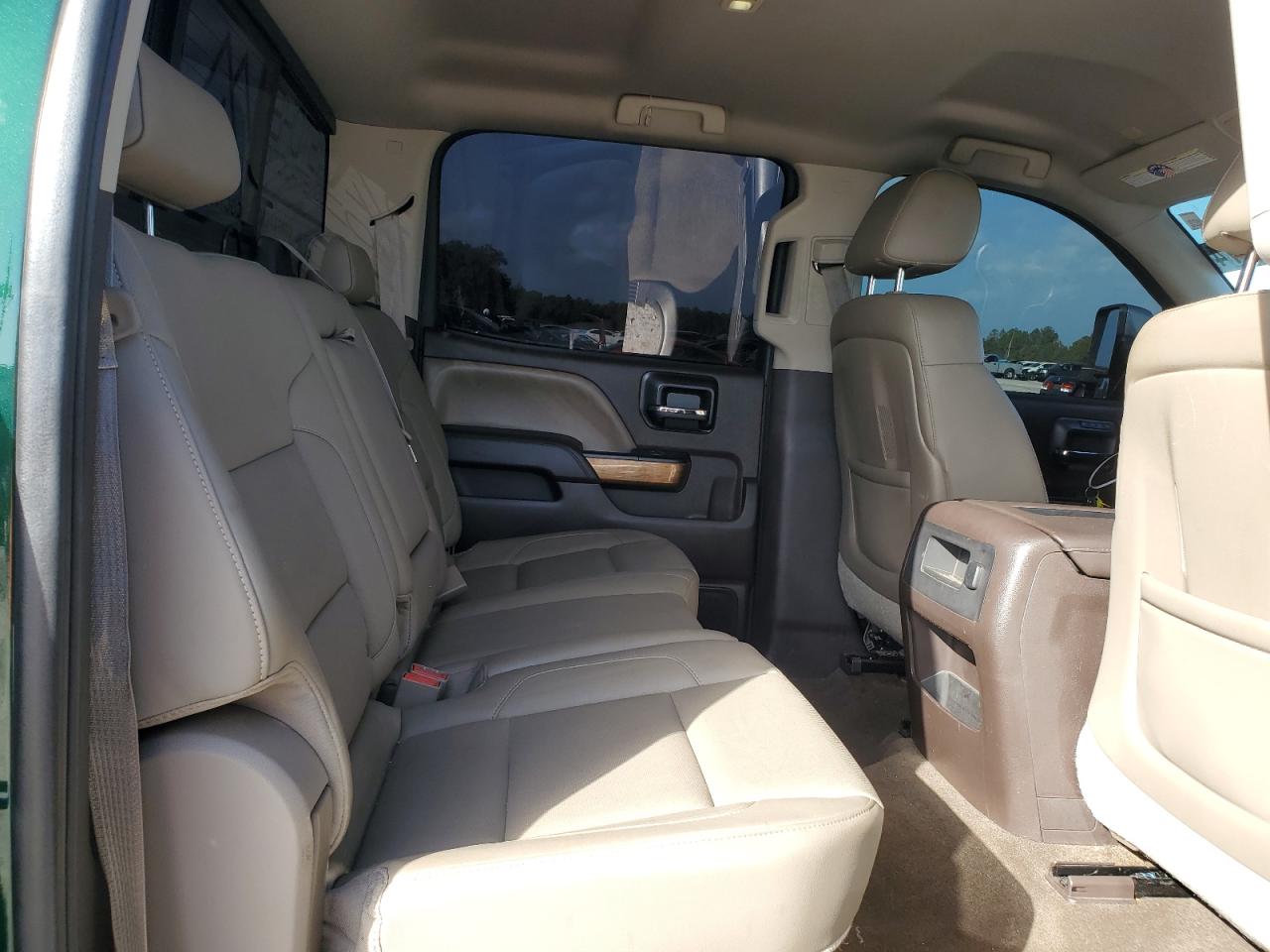 2015 Chevrolet Silverado - Image 11