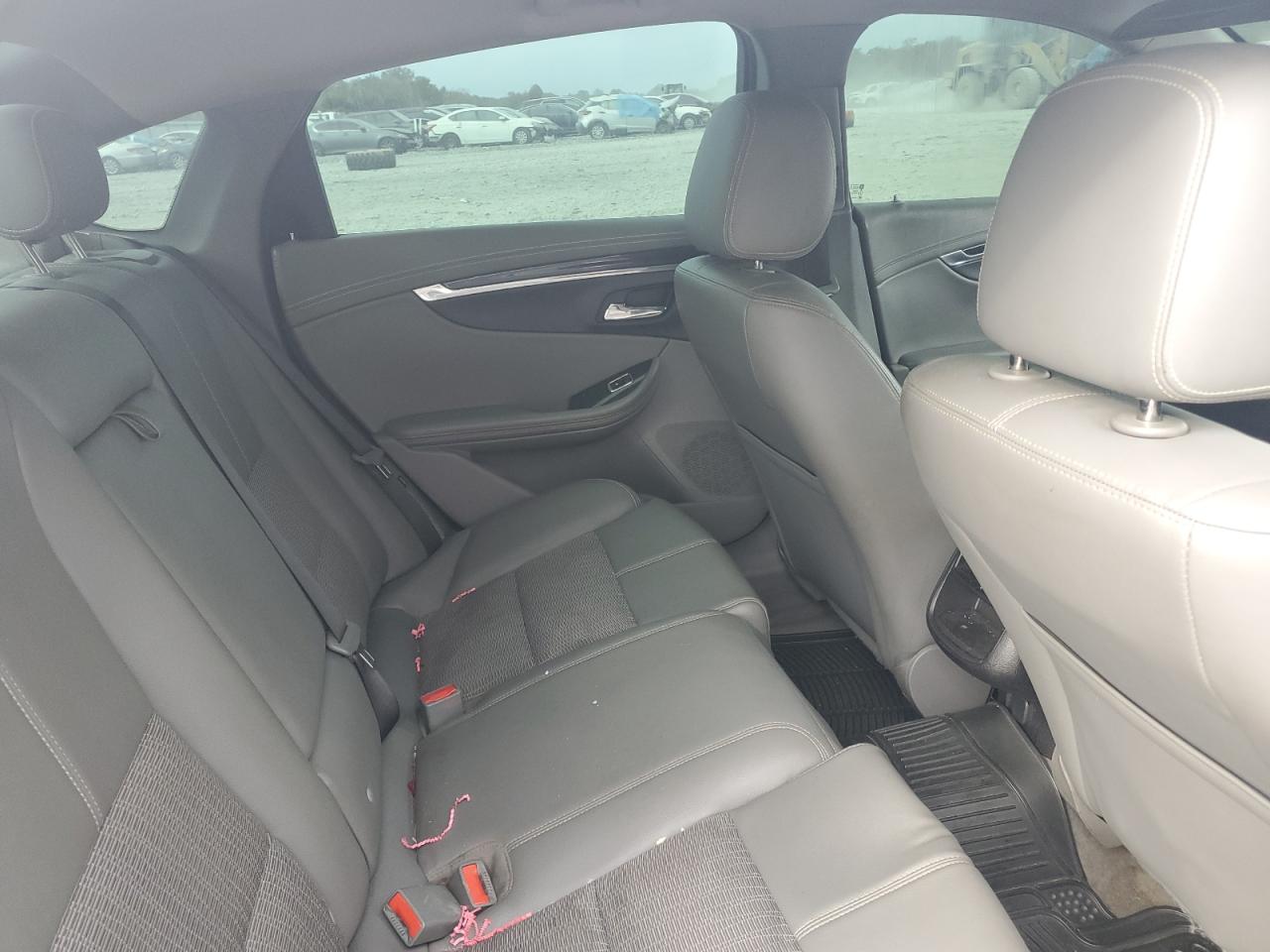 2016 Chevrolet Impala - Image 10