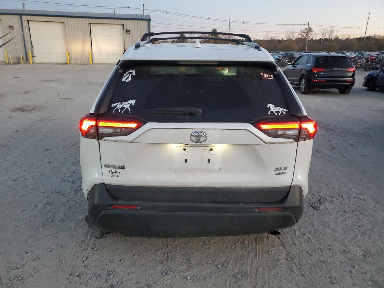 2021 Toyota RAV 4 - Image 6