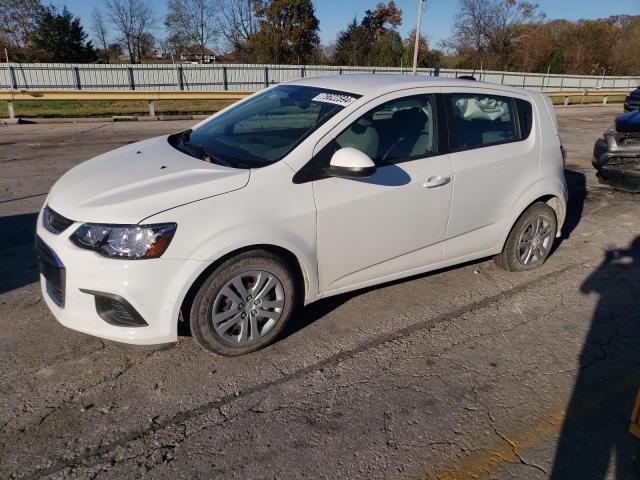 Хэтчбеки CHEVROLET SONIC 2017 Белый