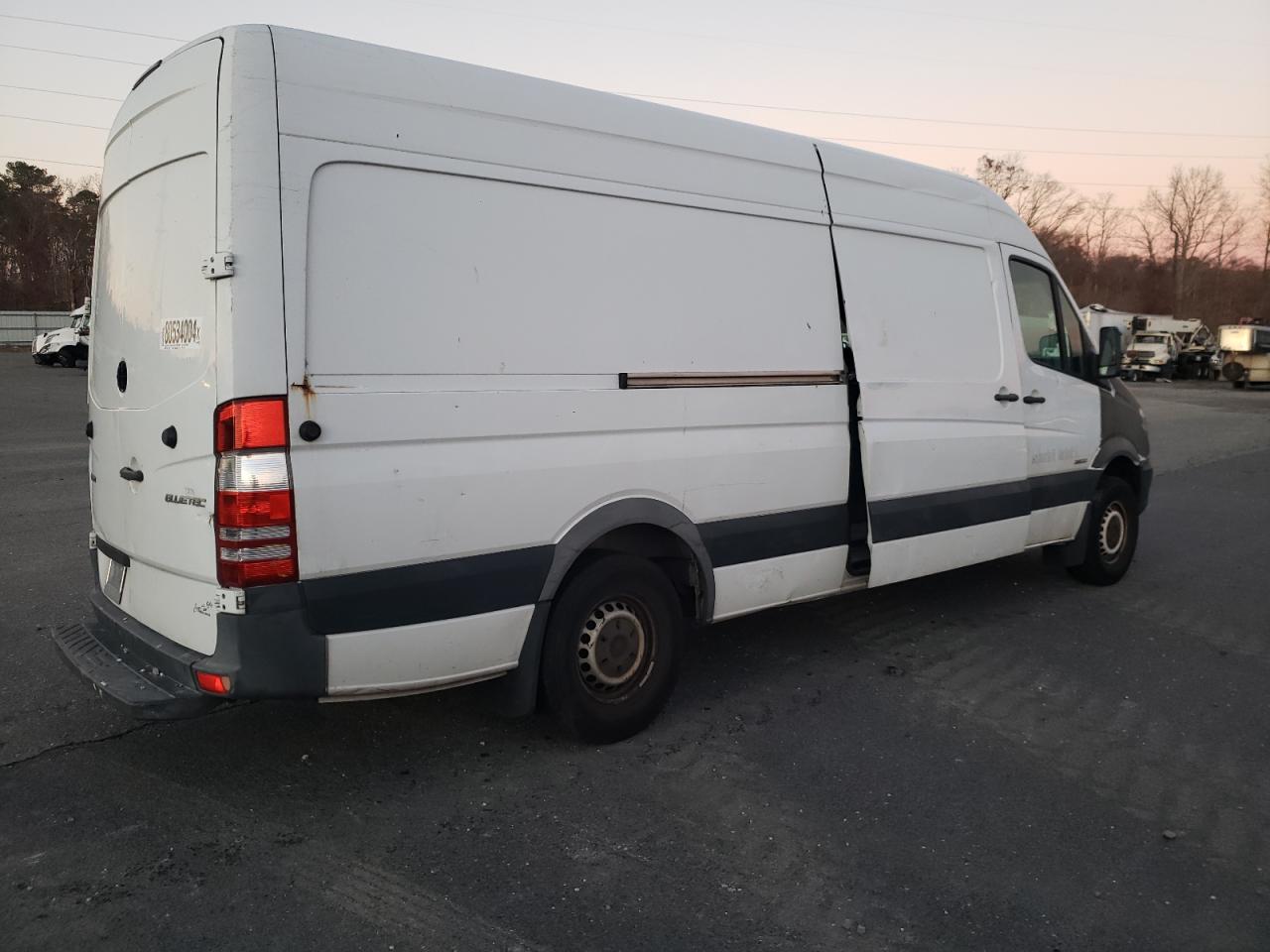 VIN WD3PE8DC2FP147546 2015 MERCEDES-BENZ SPRINTER no.3