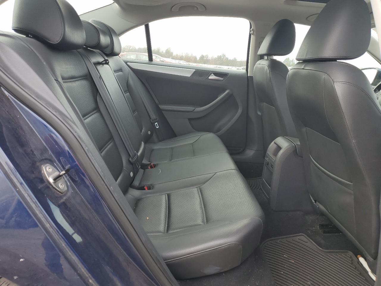 2014 Volkswagen Jetta - Image 10