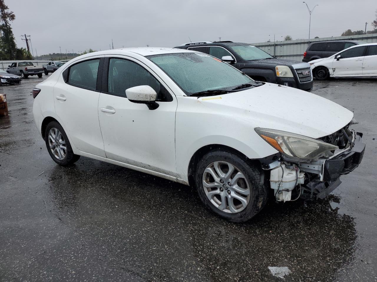 VIN 3MYDLBZV3GY137843 2016 TOYOTA SCION no.4