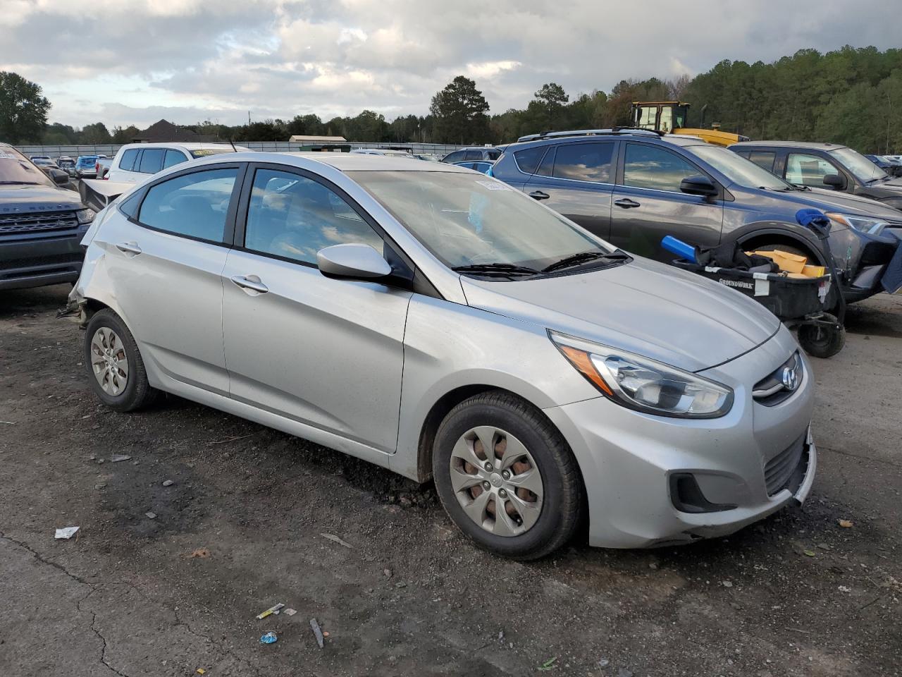 2015 Hyundai Accent - Image 4