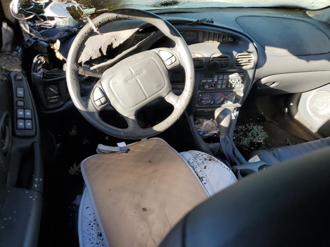 2000 Pontiac Grand Prix - Image 8