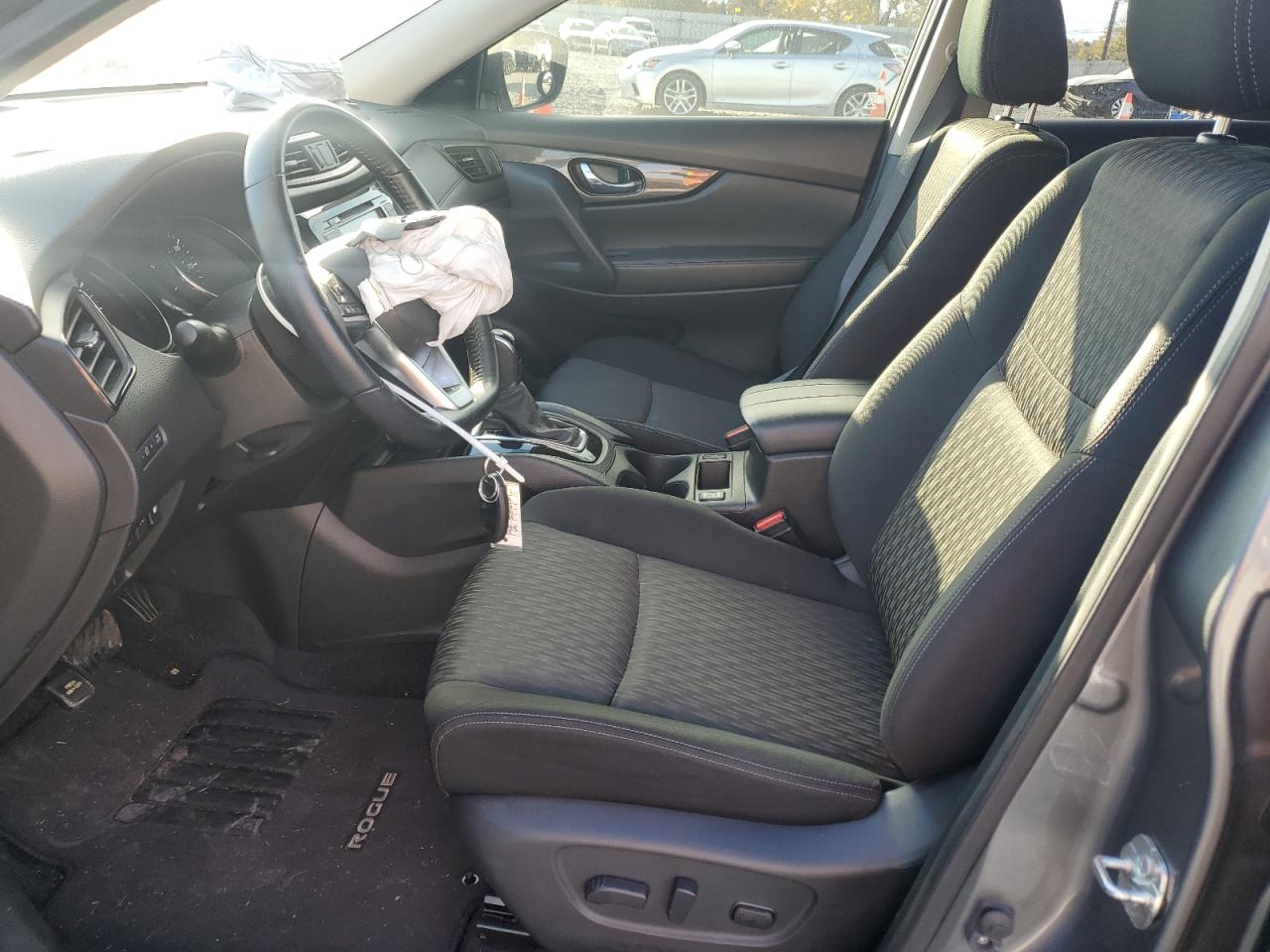2020 Nissan Rogue - Image 7