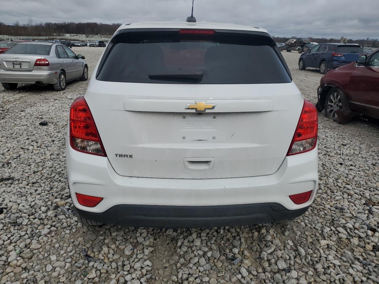 VIN 3GNCJKSB5KL325602 2019 CHEVROLET TRAX no.6