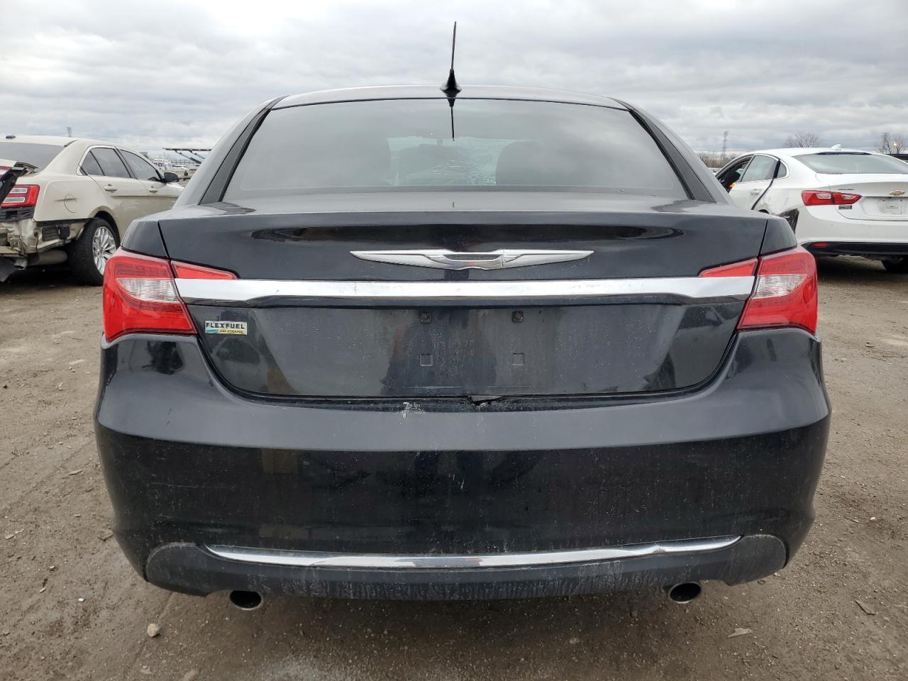 2013 Chrysler 200 - Image 6
