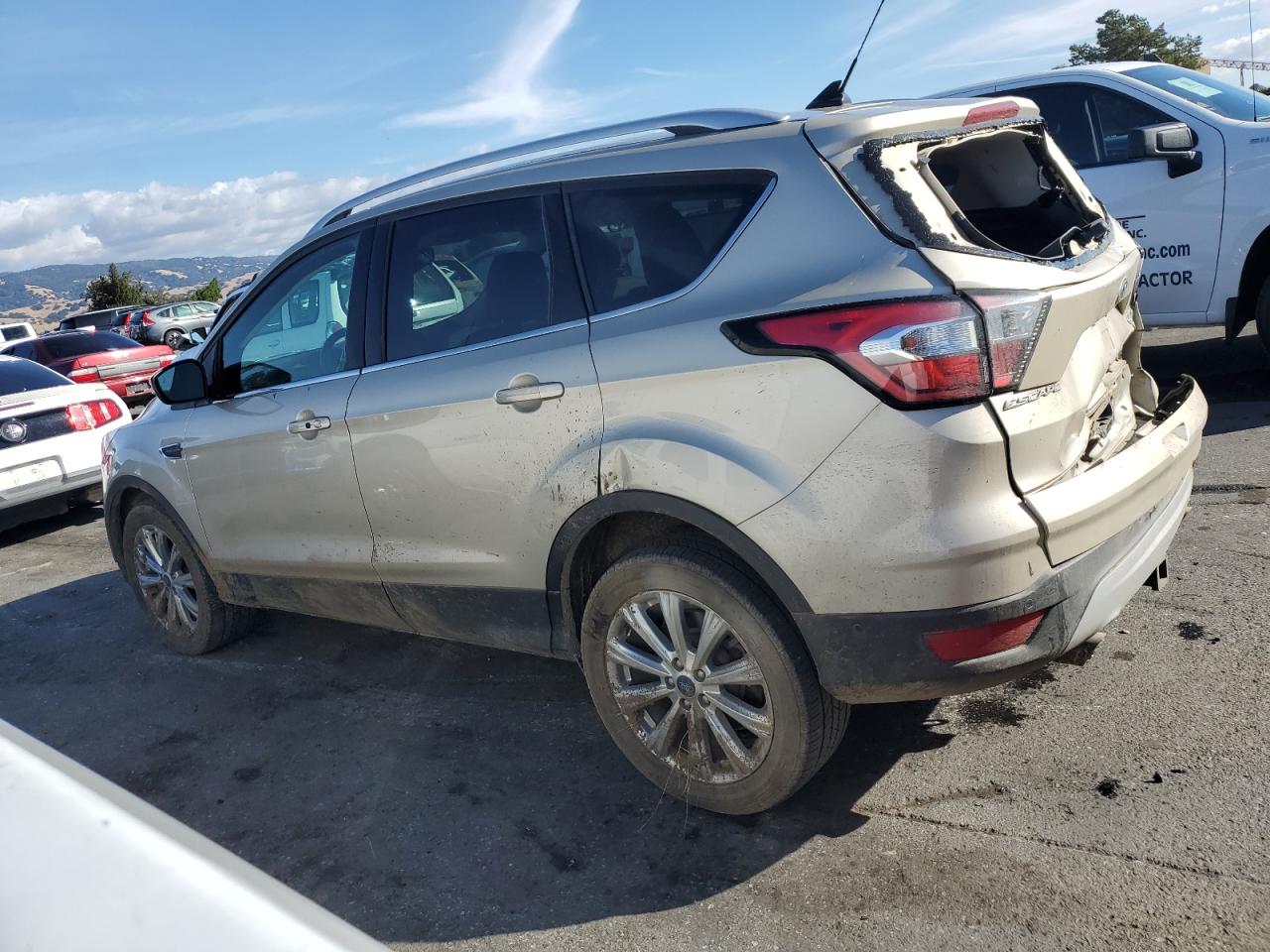 VIN 1FMCU9J92JUC09975 2018 FORD ESCAPE no.2