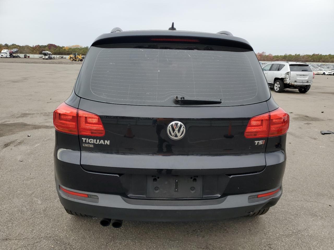 2018 Volkswagen Tiguan Limited VIN: WVGBV7AX7JK000917 Lot: 78871554