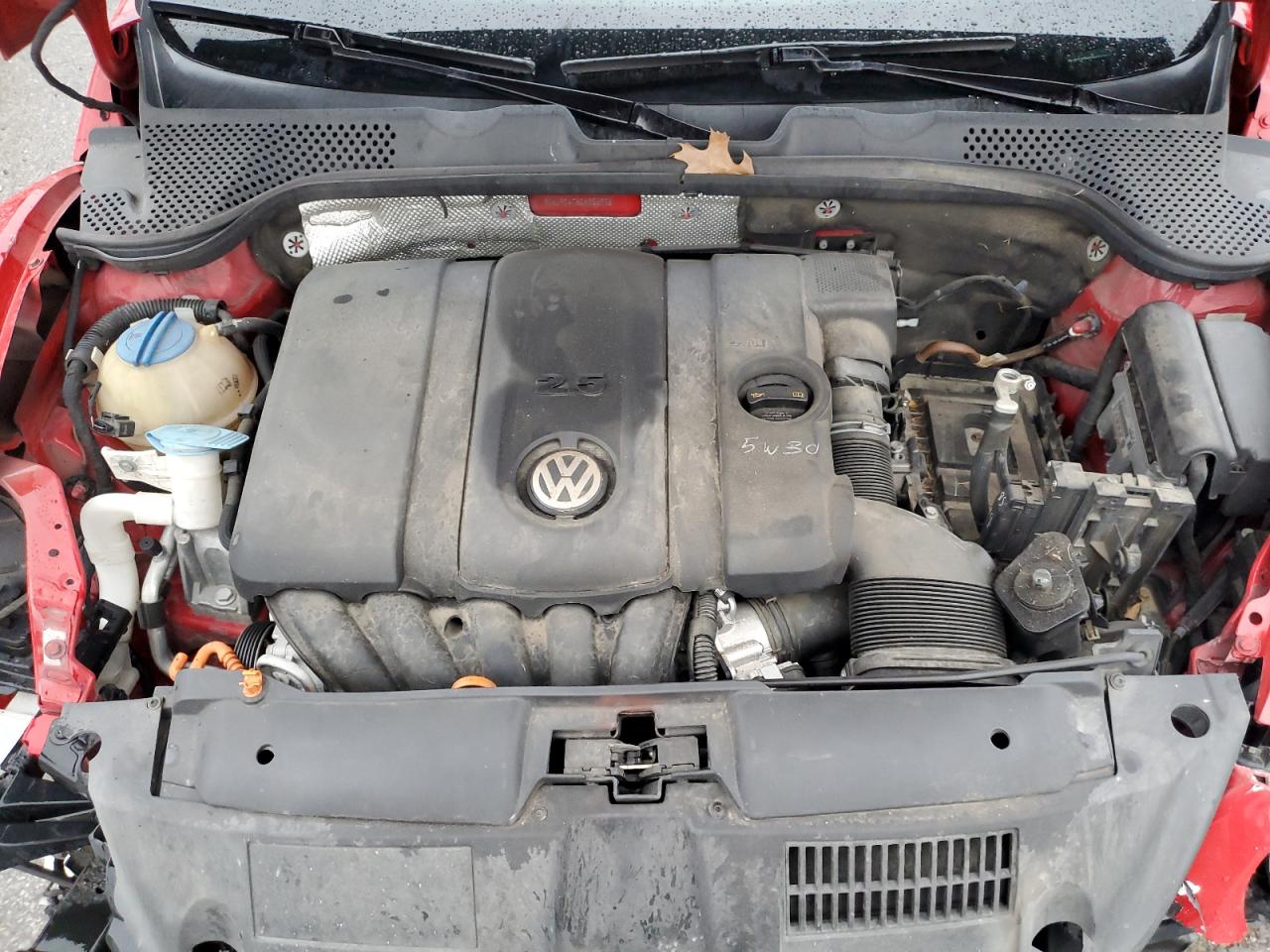 2013 Volkswagen Beetle - Image 11