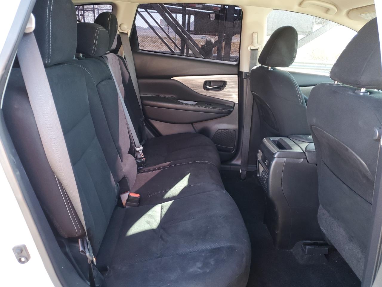 2016 Nissan Murano - Image 11