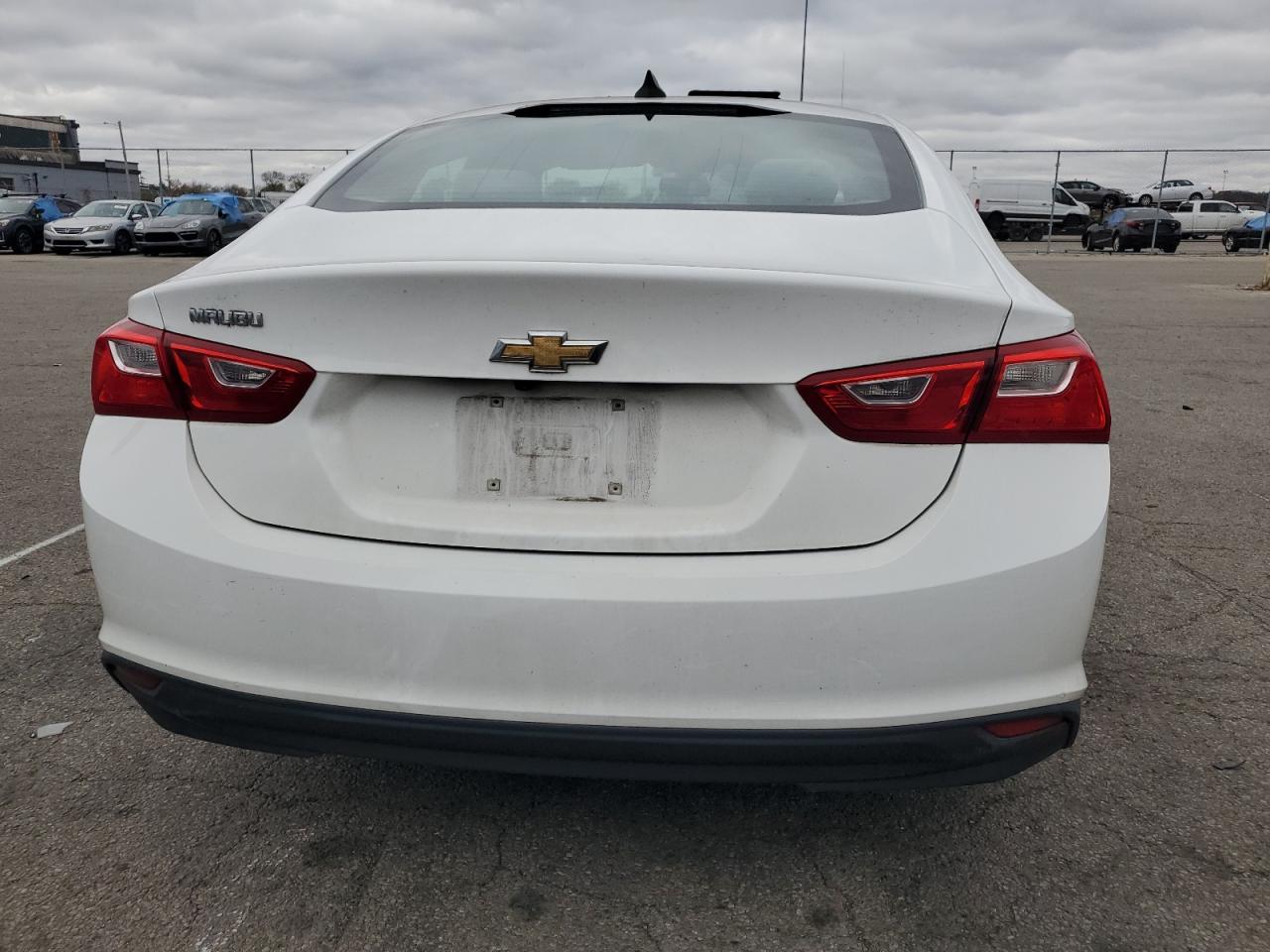 2017 Chevrolet Malibu - Image 6