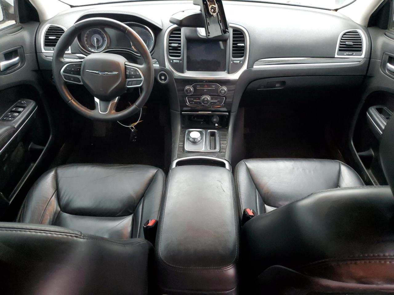 2018 Chrysler 300 - Image 8