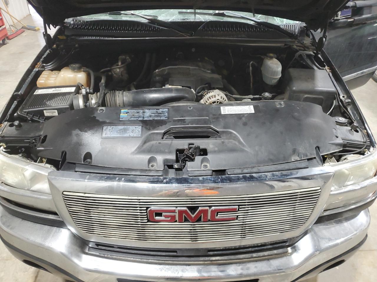 2003 GMC Sierra - Image 11