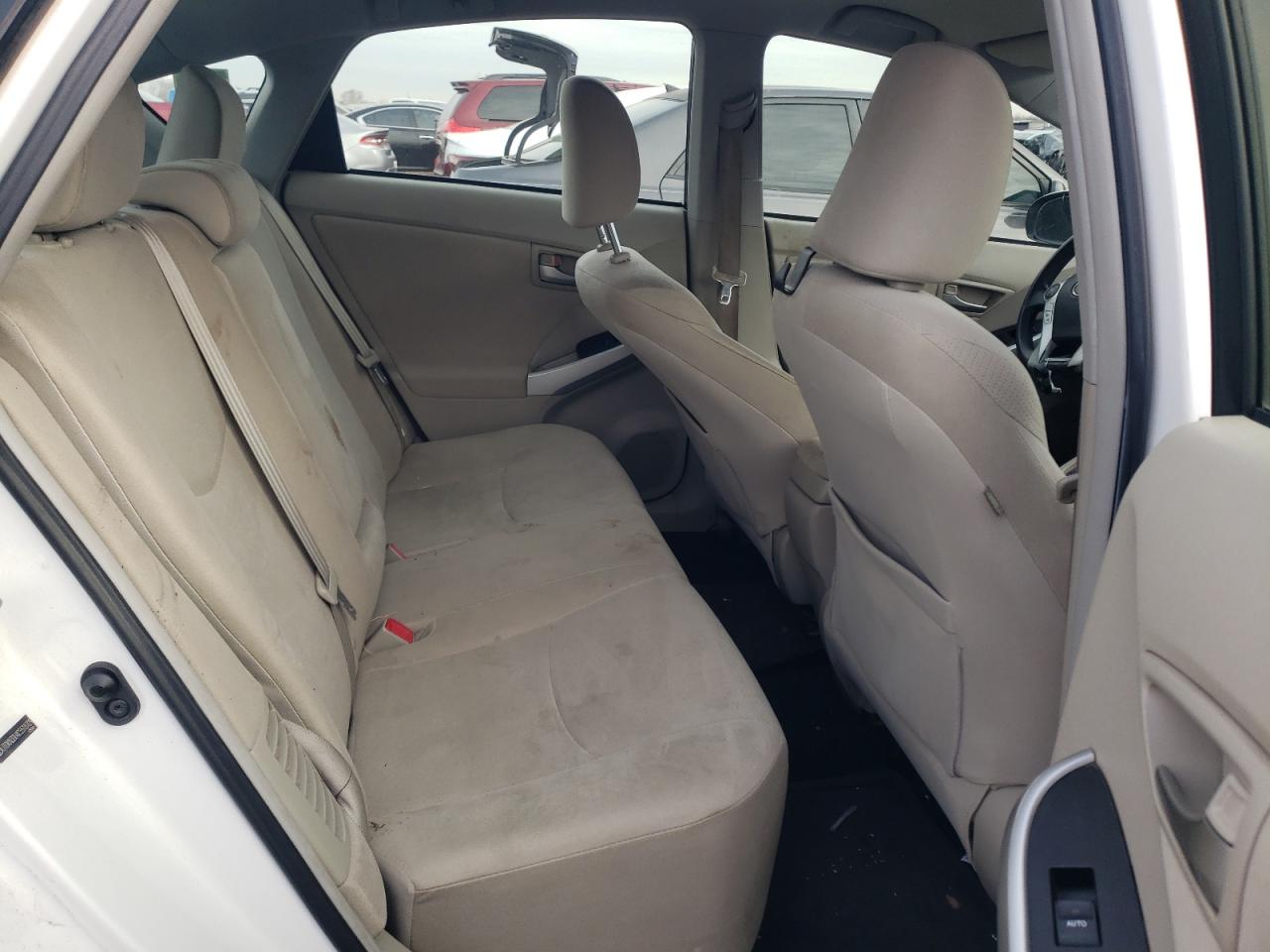 2012 Toyota Prius - Image 10