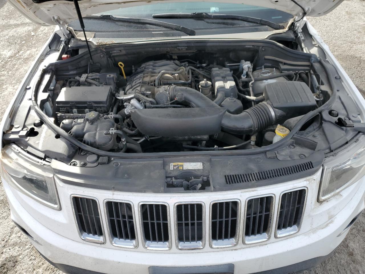 2016 Jeep Grand Cherokee - Image 12